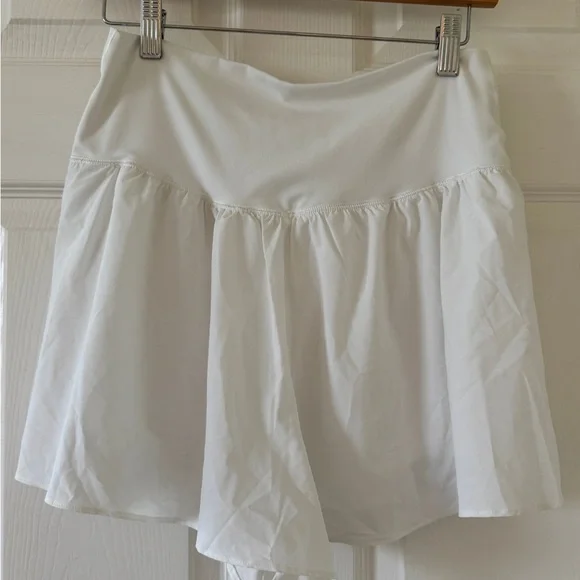 Offline by Aerie White Crossover Skirted Active Skort Size L EUC - Picture 8 of 13